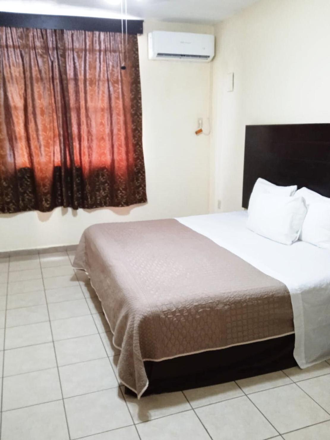 Maria Elena Hotel 2*